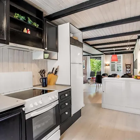 度假居 Any - 11km From The Sea By Interhome